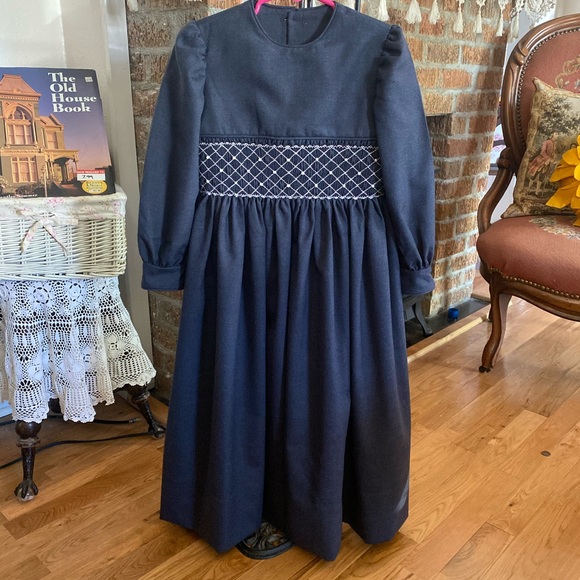 Handmade Hand smocked Girls Dress size 6/7 - Picture 3 of 16